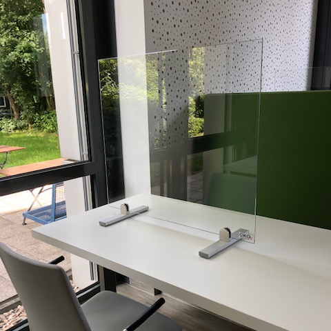 Hygienewand als Tischaufsteller